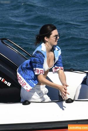 Kendall Jenner фото #4087