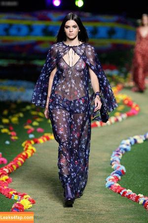 Kendall Jenner photo #4129
