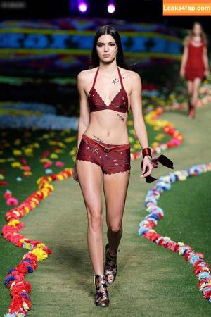 Kendall Jenner photo #4130