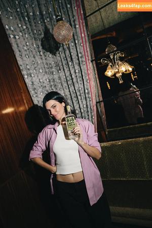 Kendall Jenner фото #4221