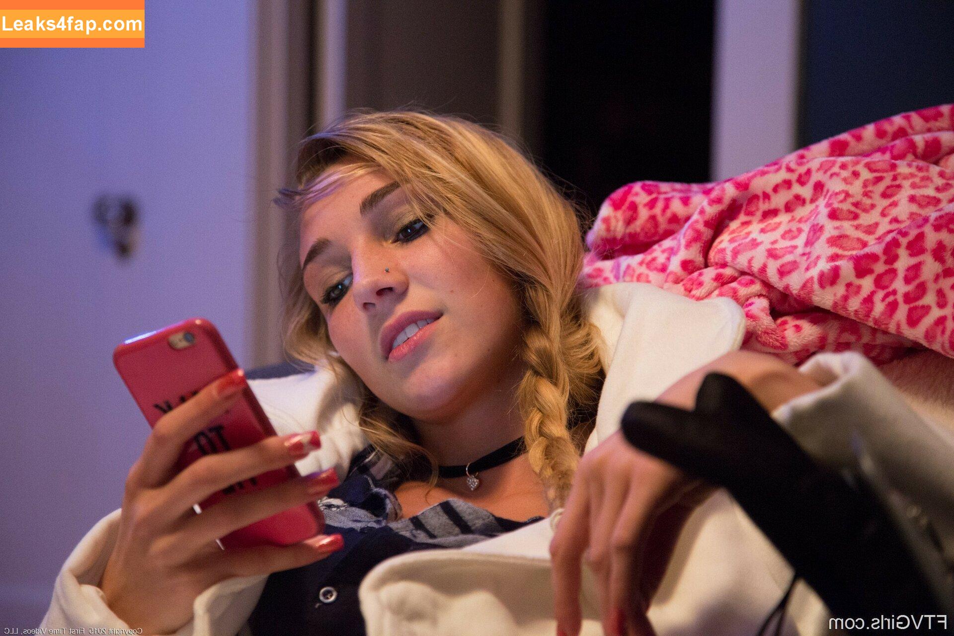 Kendra Sunderland / kslibrarygirl / therealkslibrarygirl слитое фото фото #0710