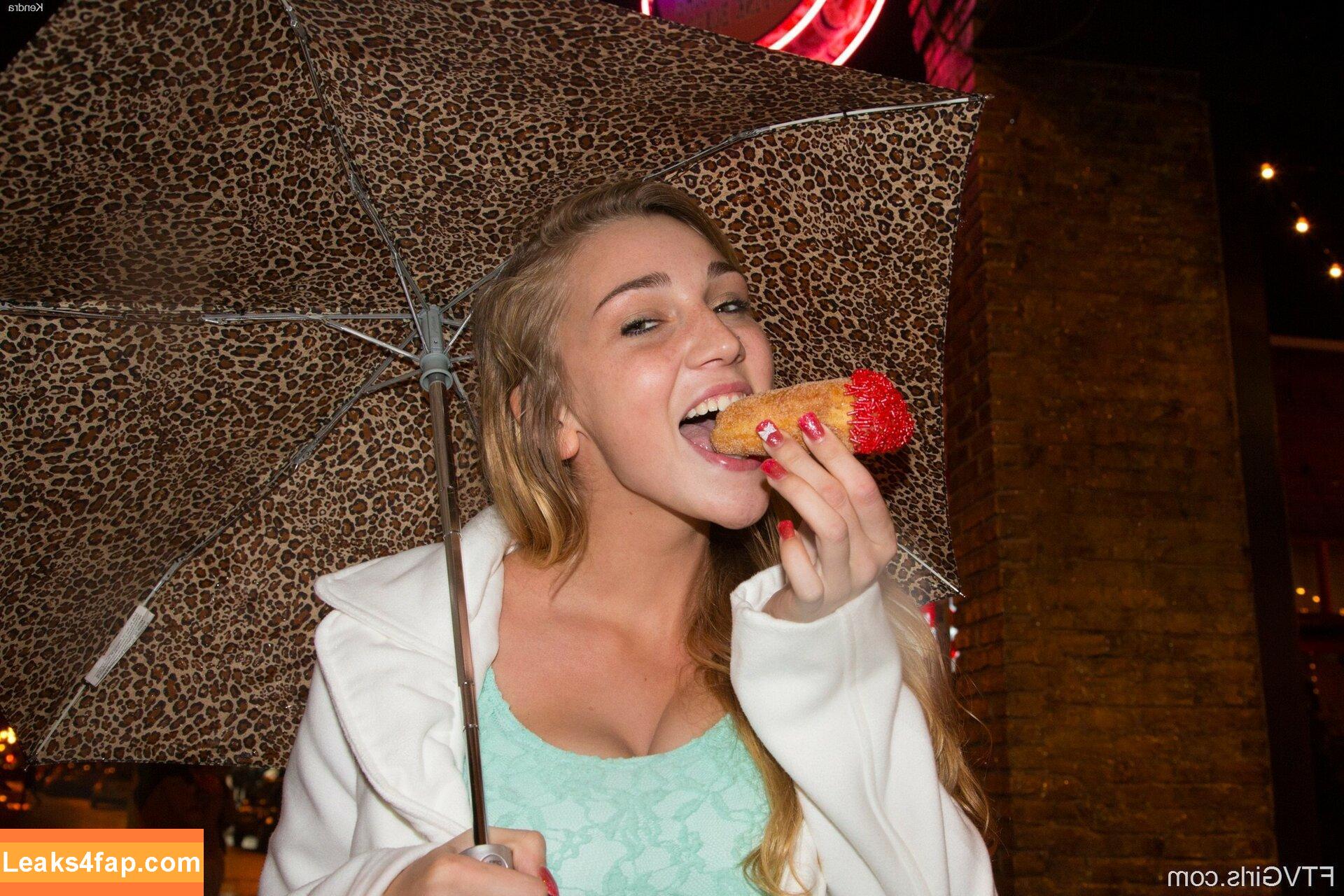 Kendra Sunderland / kslibrarygirl / therealkslibrarygirl слитое фото фото #0729