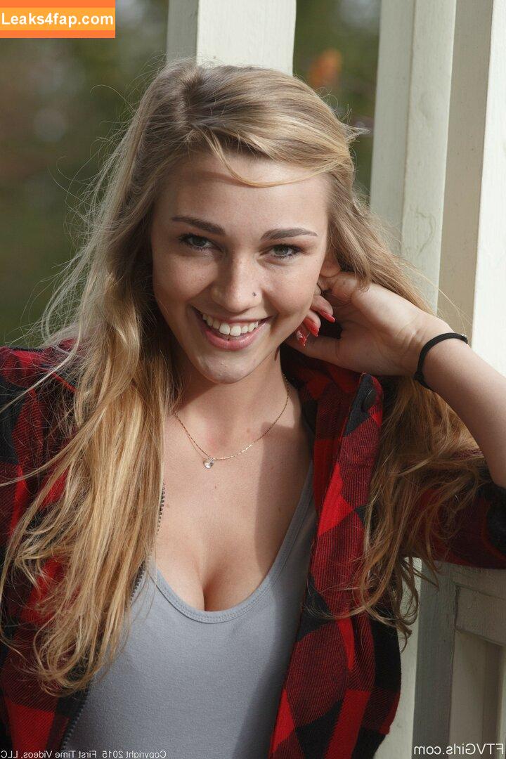 Kendra Sunderland / kslibrarygirl / therealkslibrarygirl leaked photo photo #0828