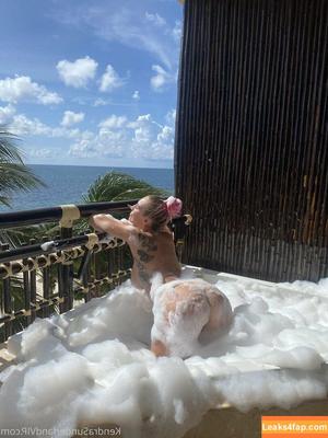 Kendra Sunderland фото #0172