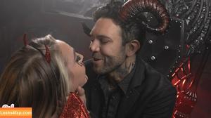 Kendra Sunderland фото #0520