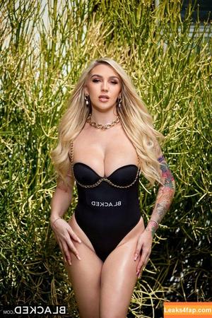 Kendra Sunderland фото #0700