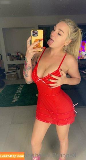 Kendra Sunderland photo #1096