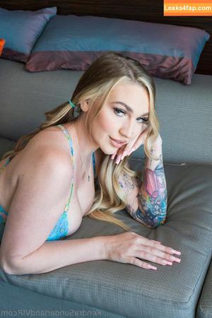 Kendra Sunderland photo #1497
