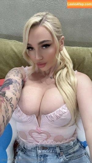 Kendra Sunderland photo #1525