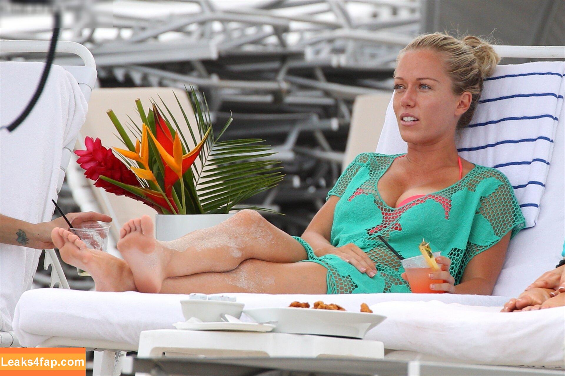 Kendra Wilkinson / KendraWilkinson leaked photo photo #0152