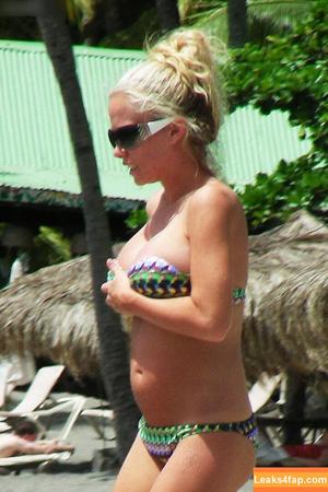 Kendra Wilkinson photo #0097