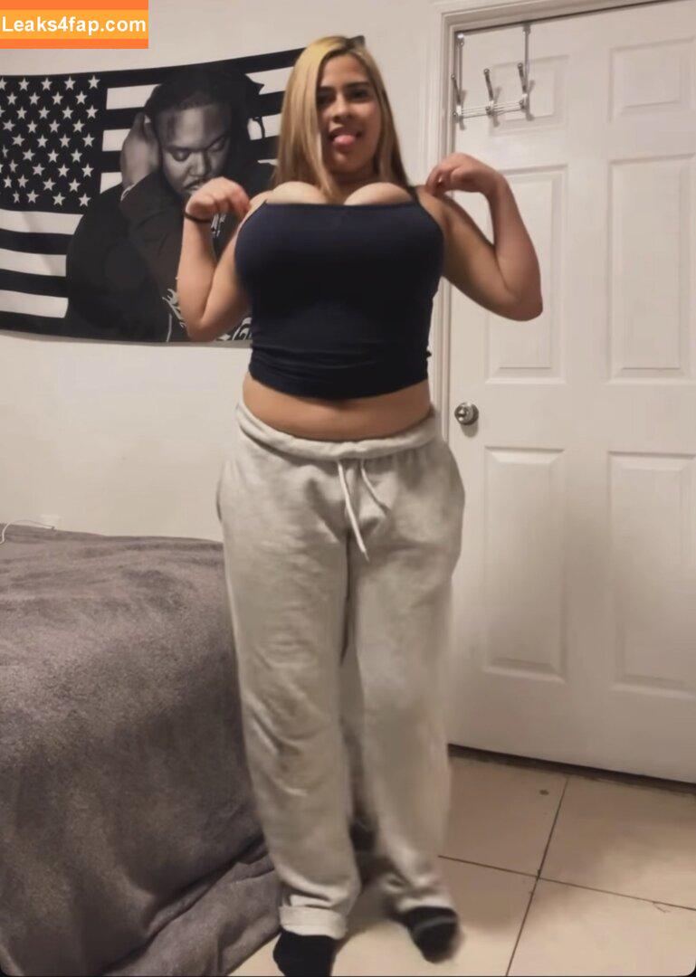 Kerenmorales677 / keren_.moralesss / keren_.moralesss ( Huge titties Latina leaked photo photo #0010