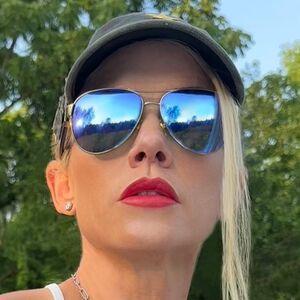 Kerri Ann Hoskins photo #0009