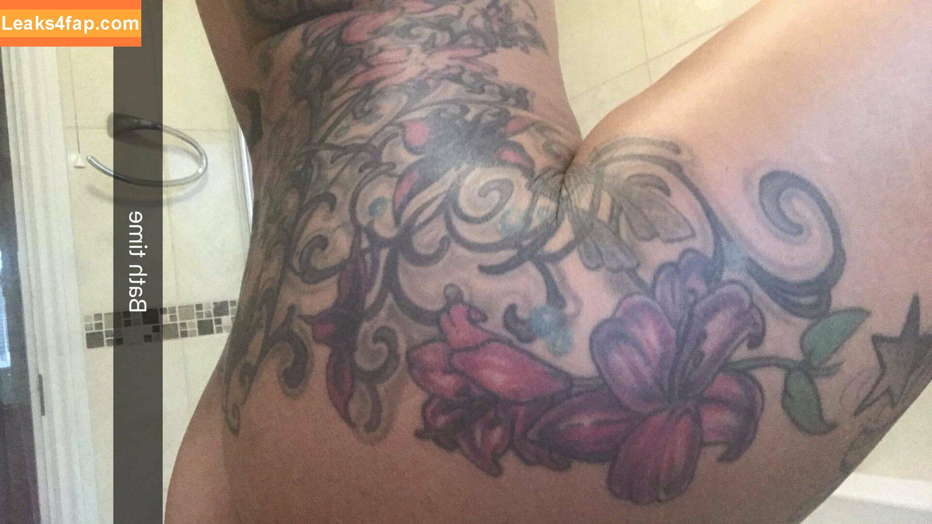 kerrylouise_xxx /  leaked photo photo #0014