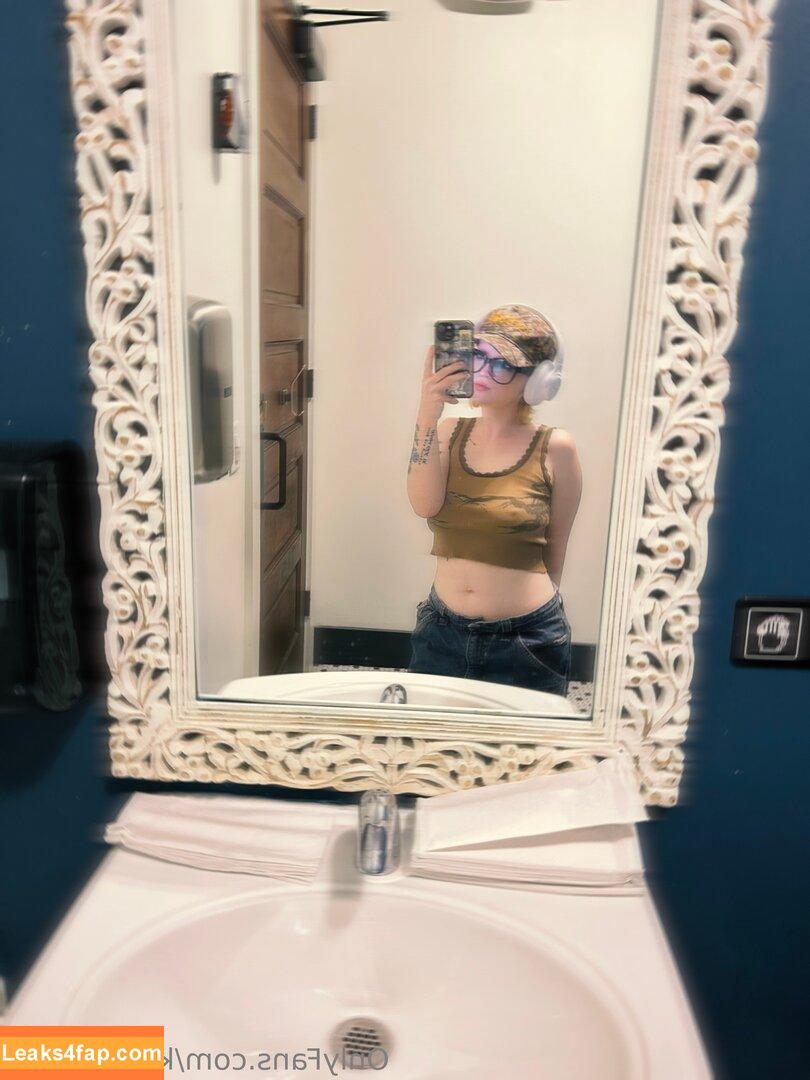 kezmoefree /  leaked photo photo #0001