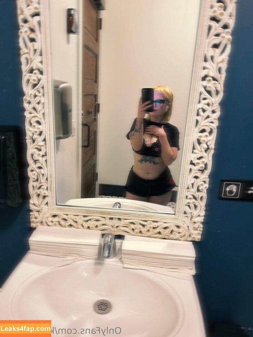 kezmoefree /  leaked photo photo #0003