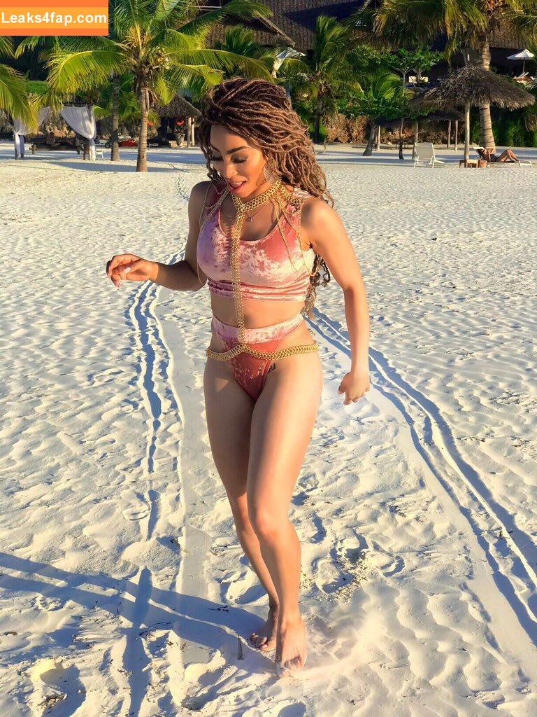 Khanyi Mbau /  leaked photo photo #0003