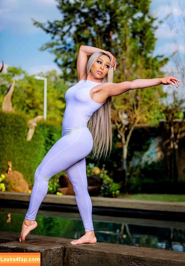 Khanyi Mbau /  leaked photo photo #0012