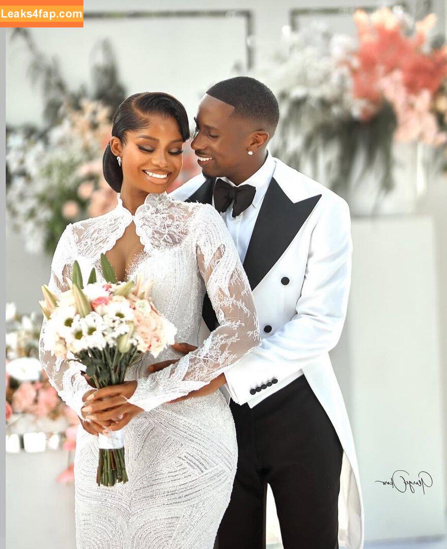 Khanyi Mbau /  leaked photo photo #0015