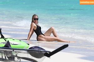 Khloe Kardashian photo #0037