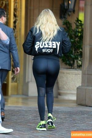 Khloe Kardashian photo #0058