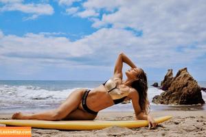 Khloe Kardashian photo #0242