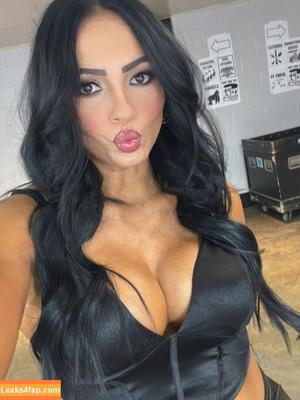 Kiana James фото #0025