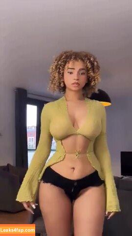 Kiara Peachy /  / KiaraPeach / KiaraPeachy / kiarapeachlegit leaked photo photo #0026