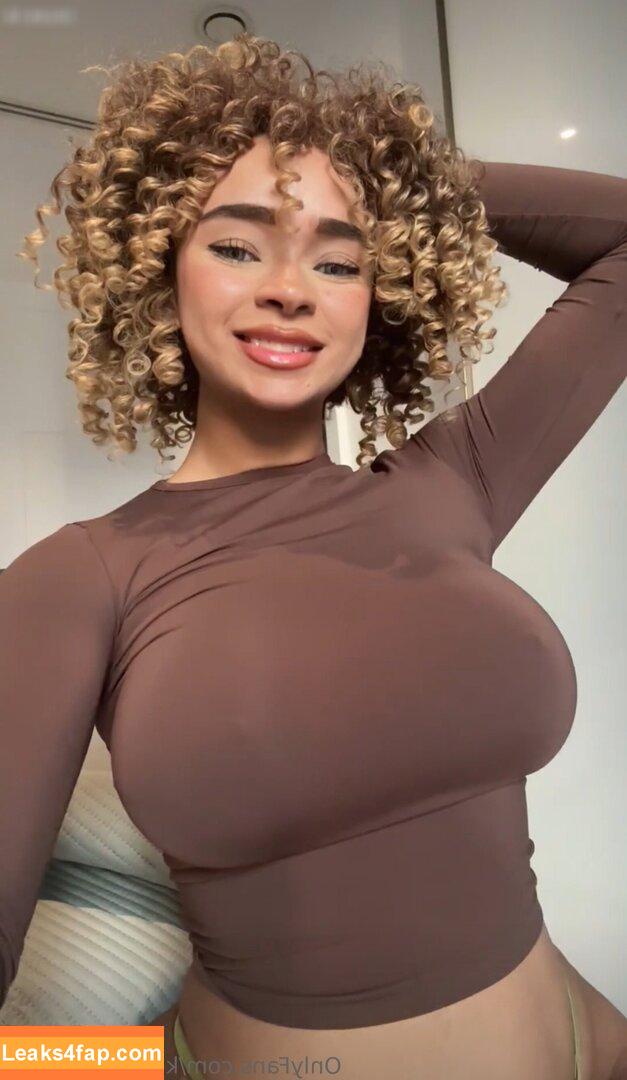 Kiara Peachy /  / KiaraPeach / KiaraPeachy / kiarapeachlegit leaked photo photo #0264