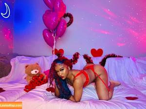 Kiera Hogan photo #0024