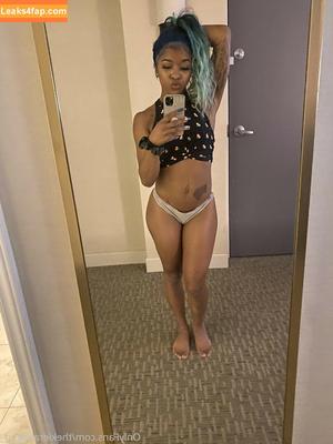 Kiera Hogan photo #0029