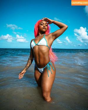 Kiera Hogan photo #0284