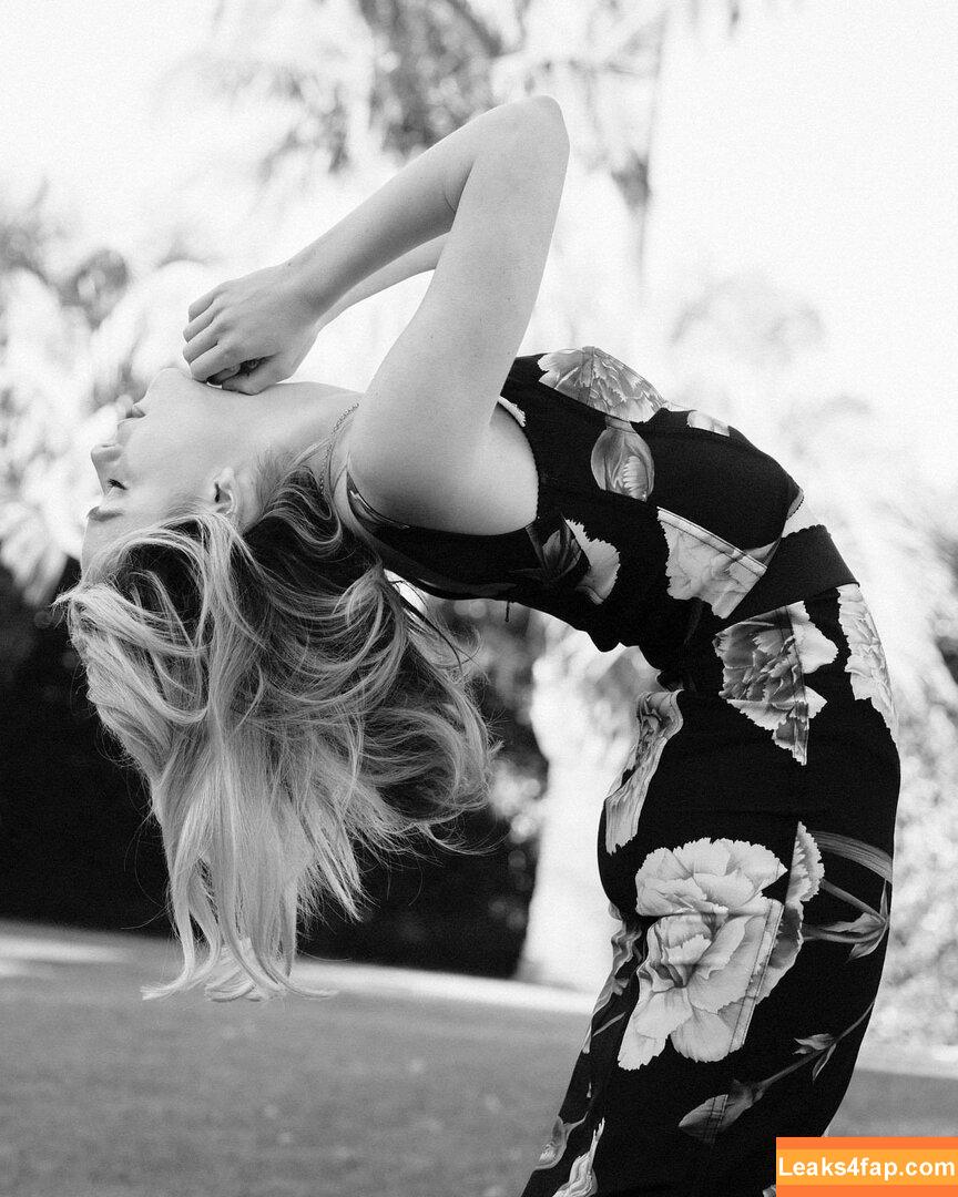 Kiernan Shipka / AdventuresSabrina / kiernanshipka leaked photo photo #0018