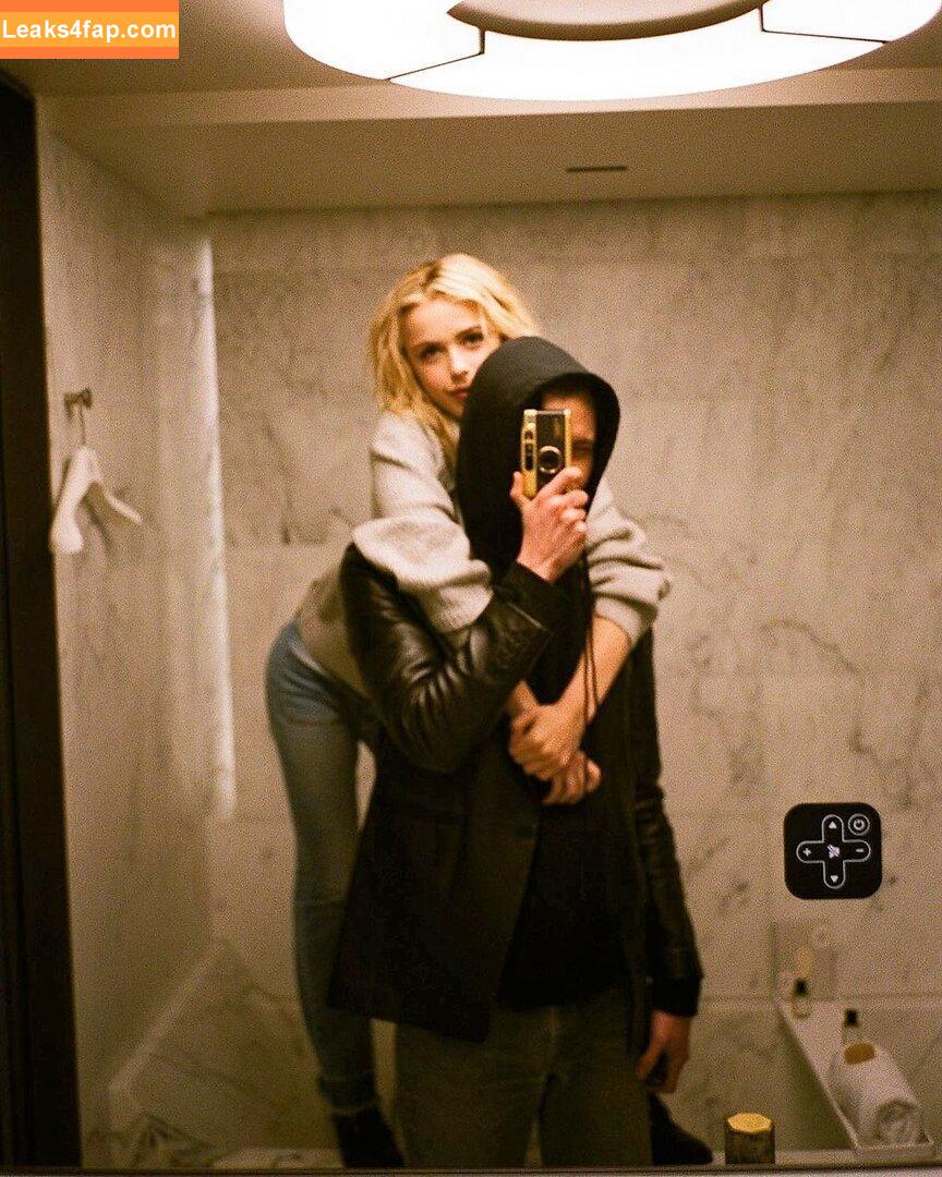 Kiernan Shipka / AdventuresSabrina / kiernanshipka leaked photo photo #0056