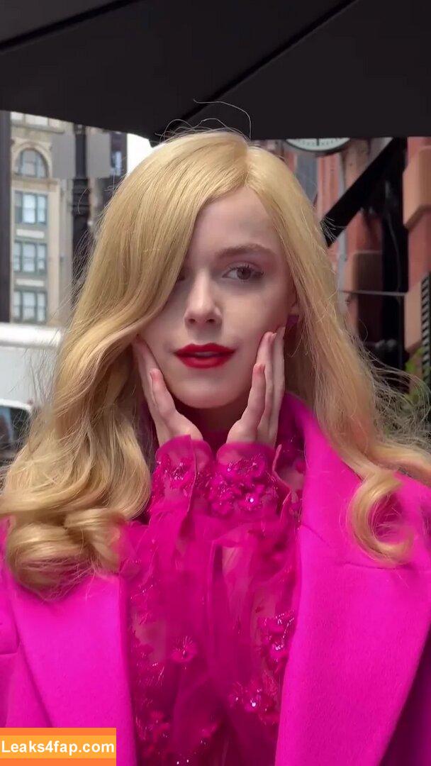 Kiernan Shipka / AdventuresSabrina / kiernanshipka leaked photo photo #0262