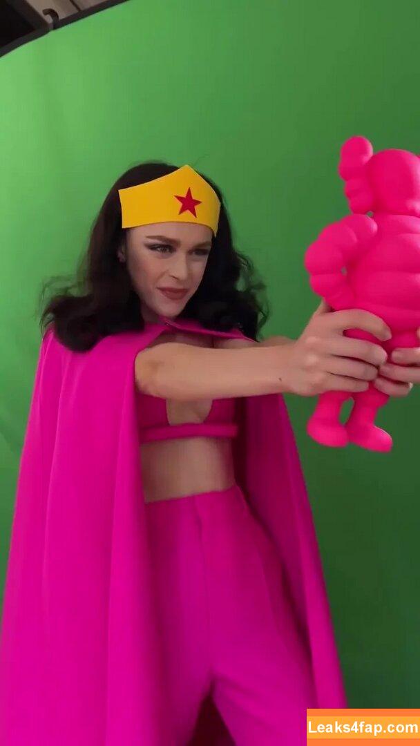 Kiernan Shipka / AdventuresSabrina / kiernanshipka leaked photo photo #0268