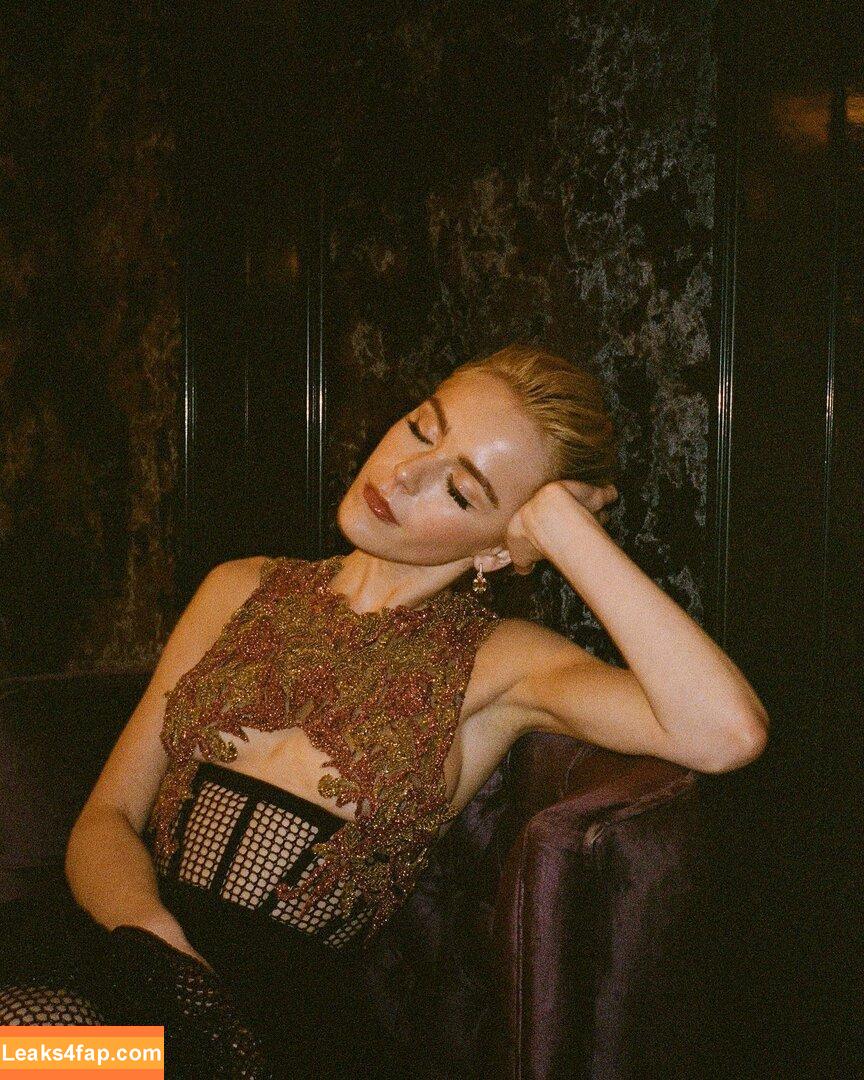 Kiernan Shipka / AdventuresSabrina / kiernanshipka leaked photo photo #0287