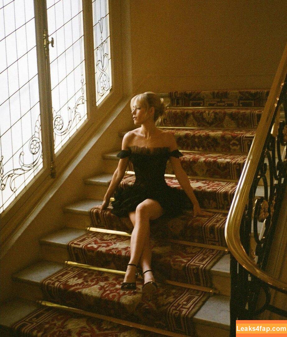 Kiernan Shipka / AdventuresSabrina / kiernanshipka leaked photo photo #0359