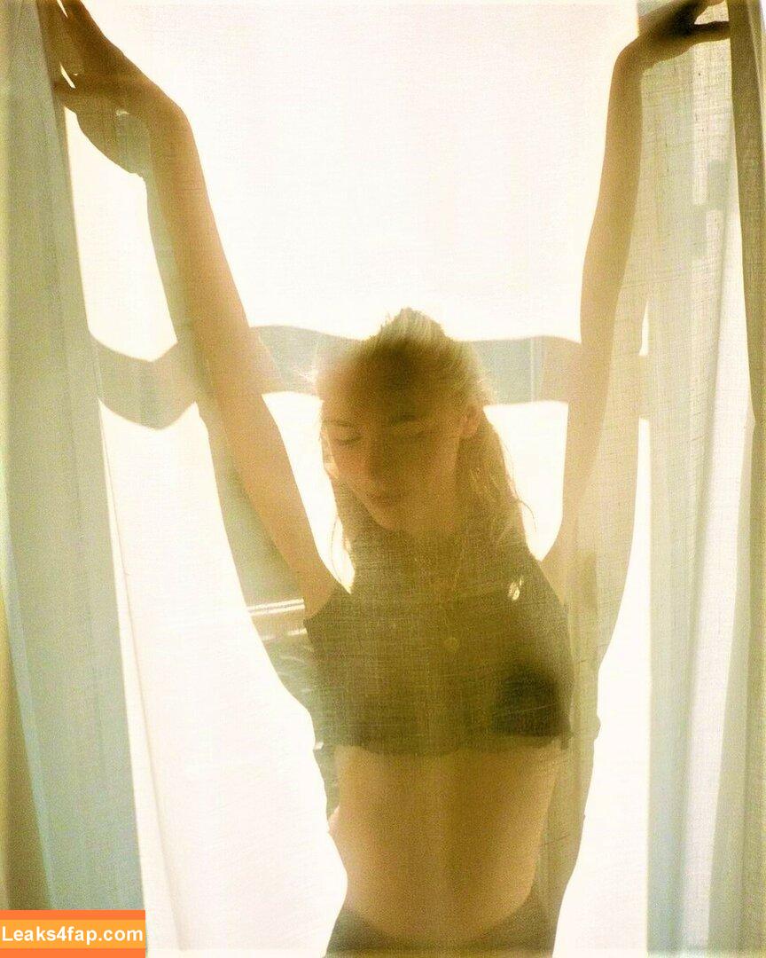 Kiernan Shipka / AdventuresSabrina / kiernanshipka leaked photo photo #0393