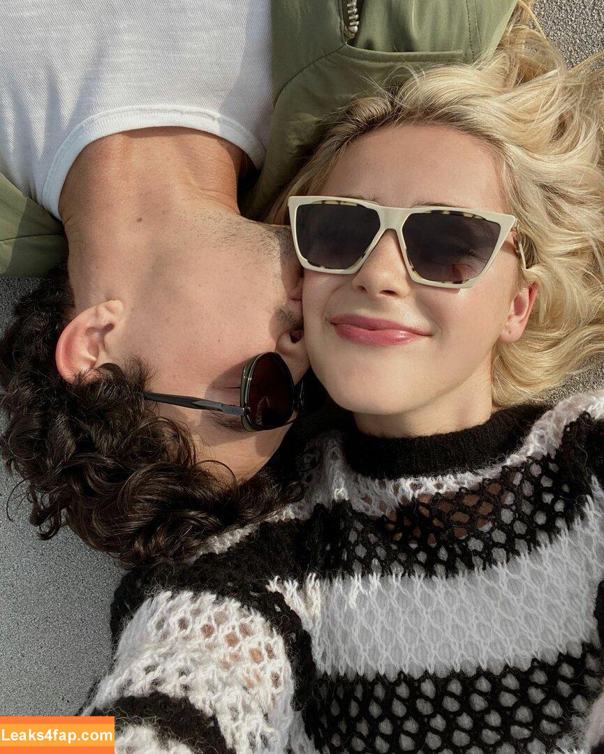 Kiernan Shipka / AdventuresSabrina / kiernanshipka leaked photo photo #0467