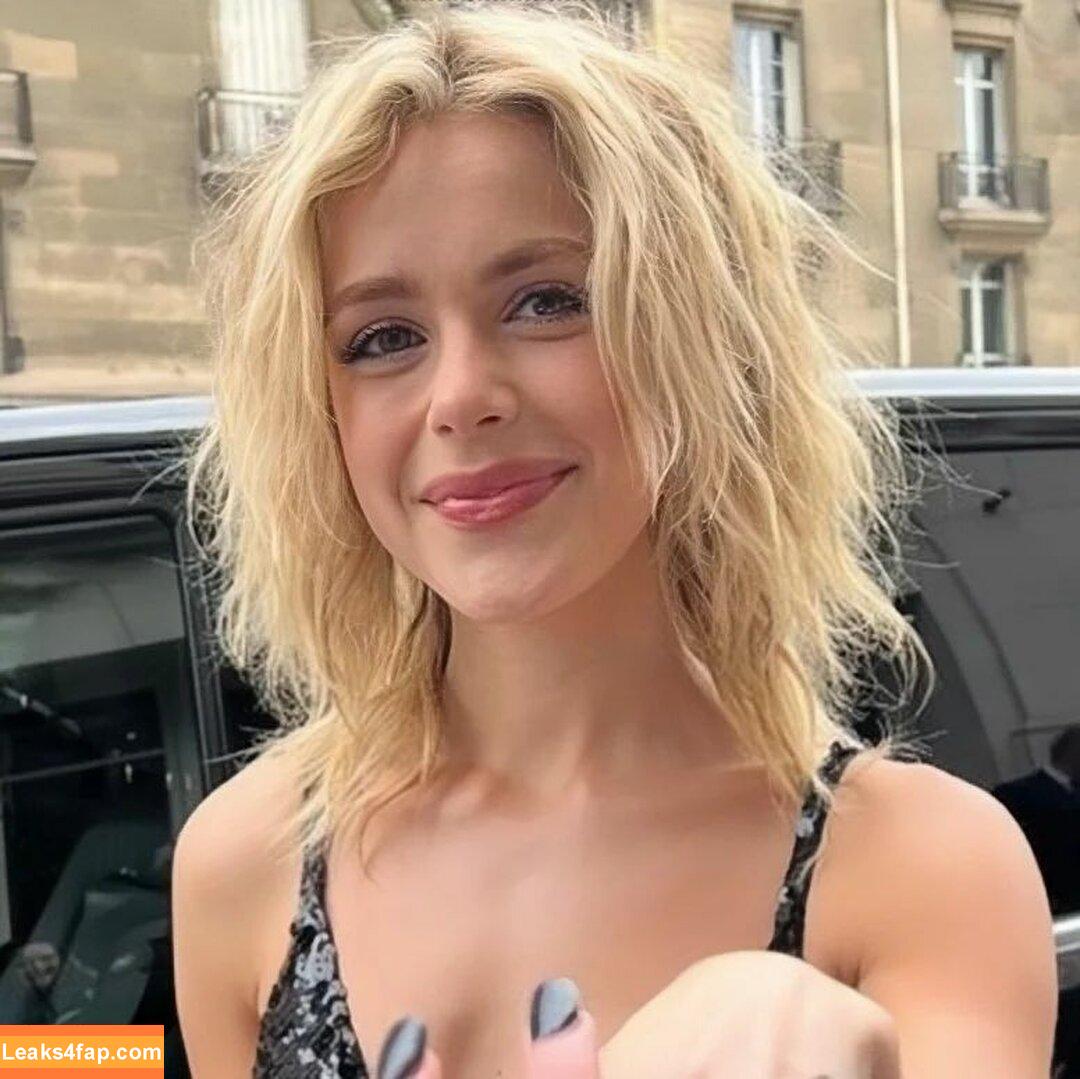 Kiernan Shipka / AdventuresSabrina / kiernanshipka leaked photo photo #0505