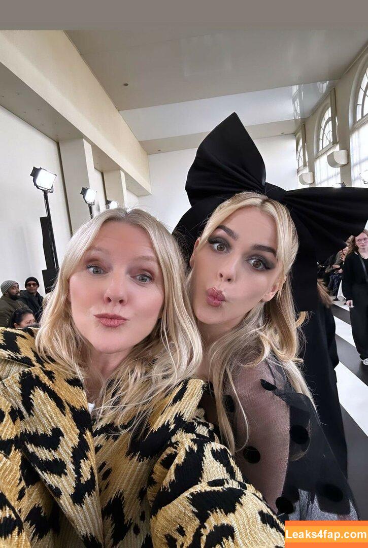 Kiernan Shipka / AdventuresSabrina / kiernanshipka leaked photo photo #0519