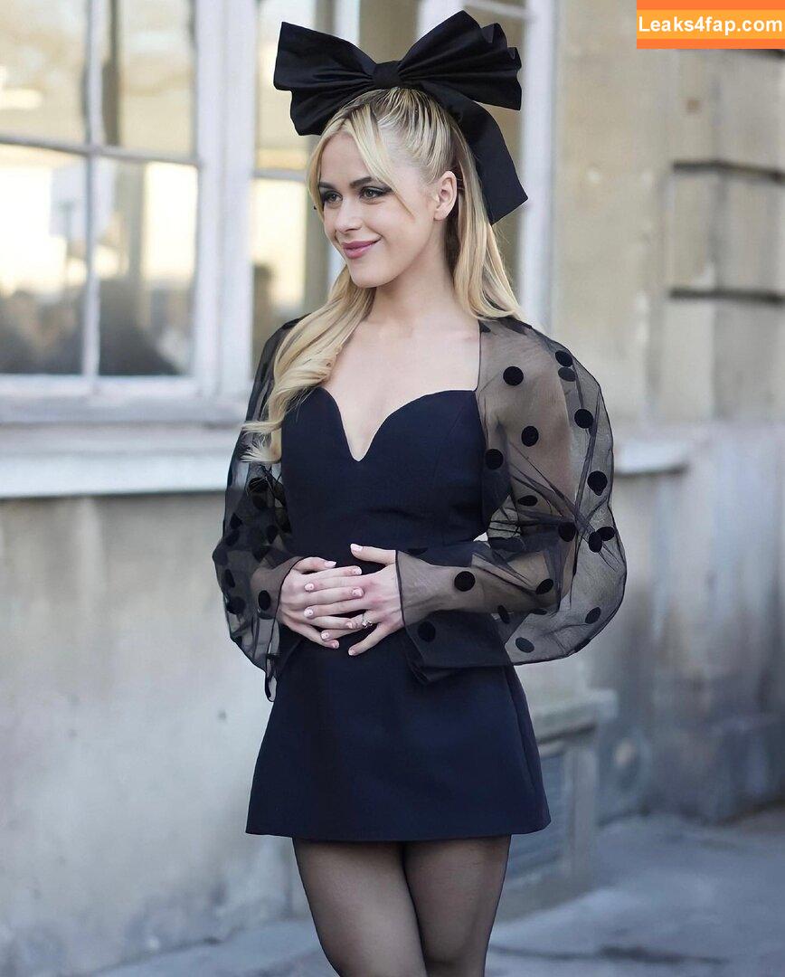 Kiernan Shipka / AdventuresSabrina / kiernanshipka leaked photo photo #0526