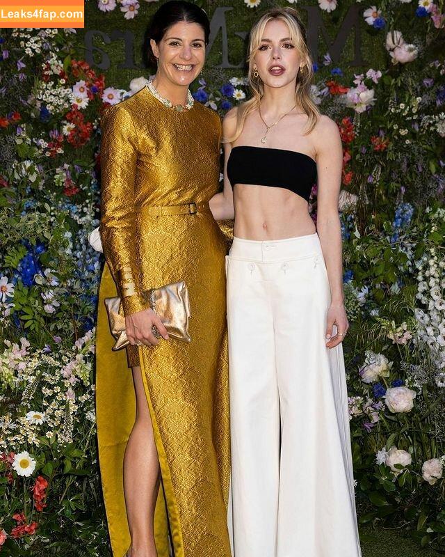 Kiernan Shipka / AdventuresSabrina / kiernanshipka leaked photo photo #0679