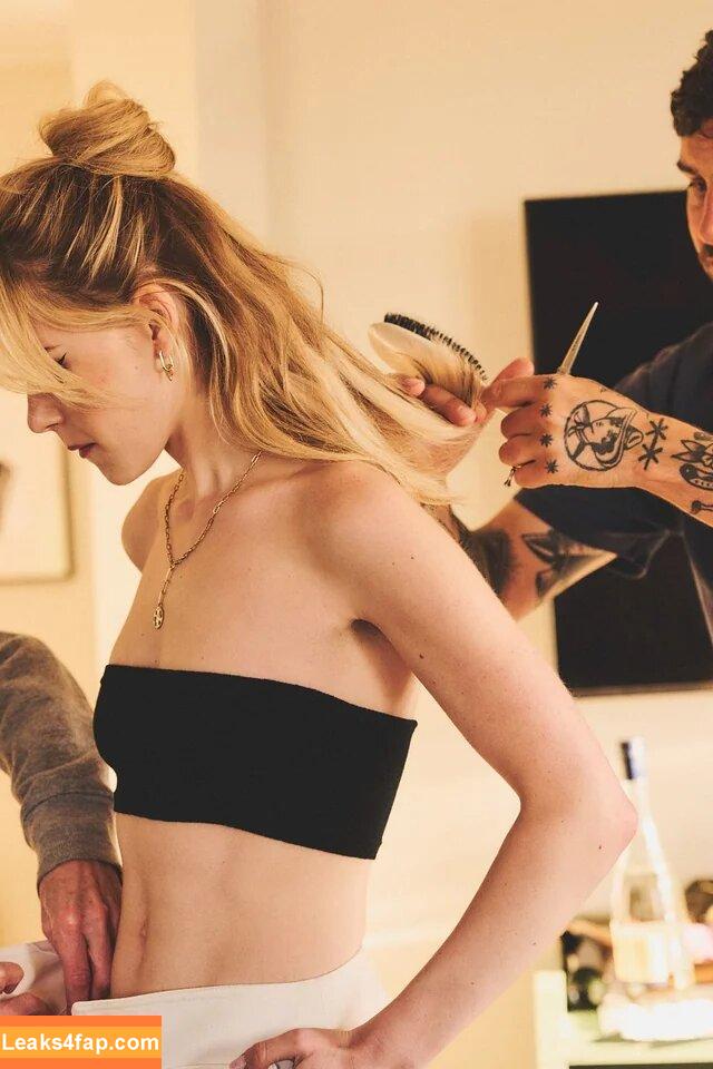 Kiernan Shipka / AdventuresSabrina / kiernanshipka leaked photo photo #0690