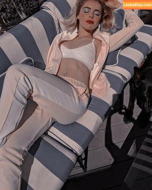 Kiernan Shipka photo #0159