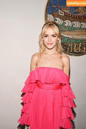 Kiernan Shipka photo #0360