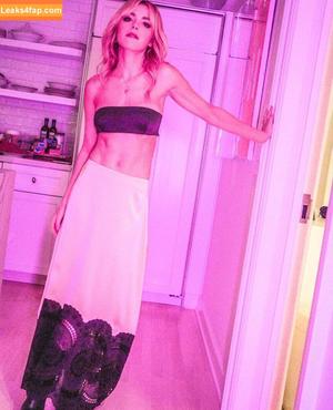 Kiernan Shipka photo #0430