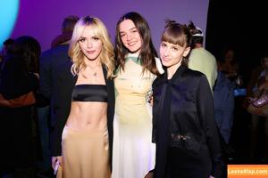 Kiernan Shipka photo #0443