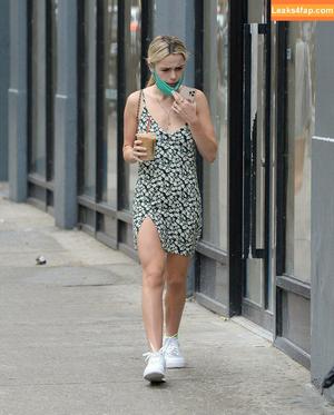 Kiernan Shipka photo #0481